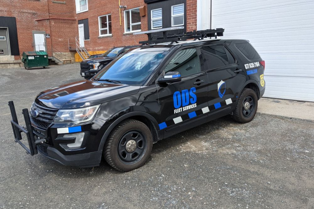 Choosing the Right Pilot Car Company: Key Factors to Consider