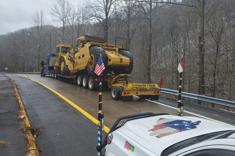 The Risks of Transporting Oversized Loads Without a Pilot Car in The United States and Canada